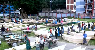 বর্ষায় প্রাণ ফেরে ঘিওরের ২০০ বছরের নৌকার হাটে